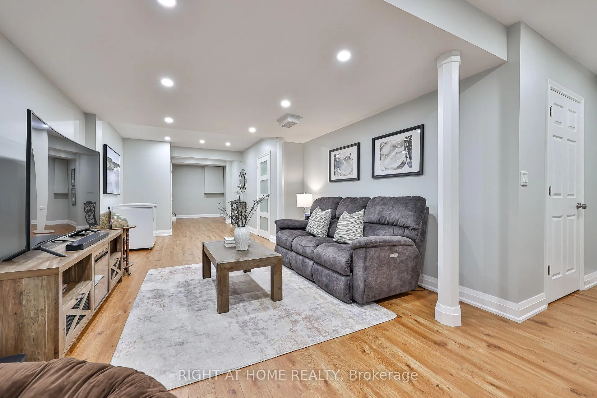 Photo 23 of 490 Flagstone Court, Oshawa, Samac — HOMEH