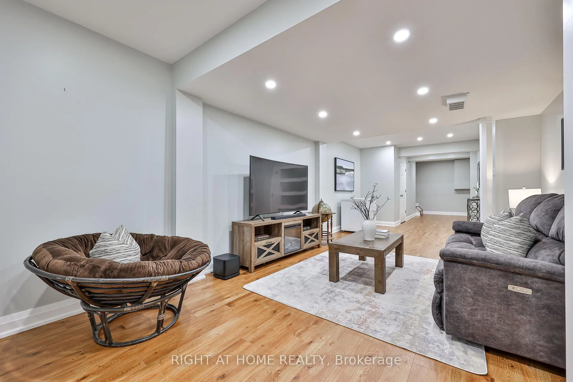 Photo 24 of 490 Flagstone Court, Oshawa, Samac — HOMEH