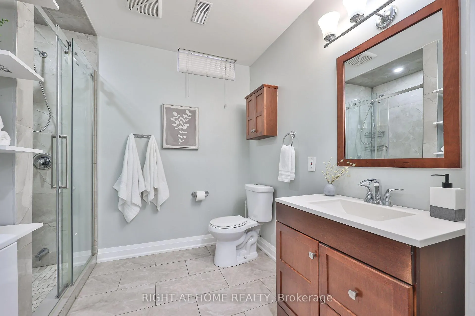 Photo 29 of 490 Flagstone Court, Oshawa, Samac — HOMEH