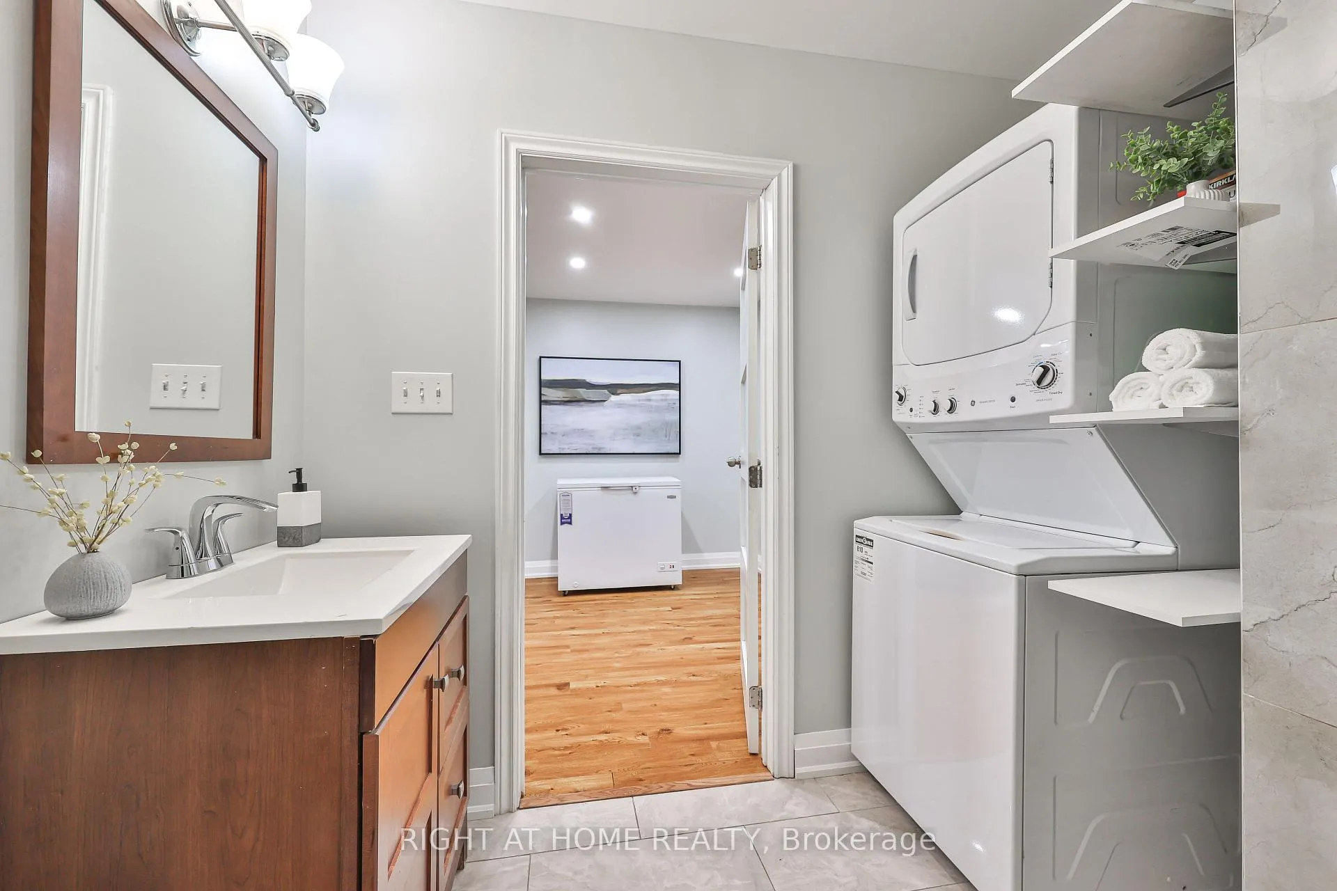 Photo 31 of 490 Flagstone Court, Oshawa, Samac — HOMEH
