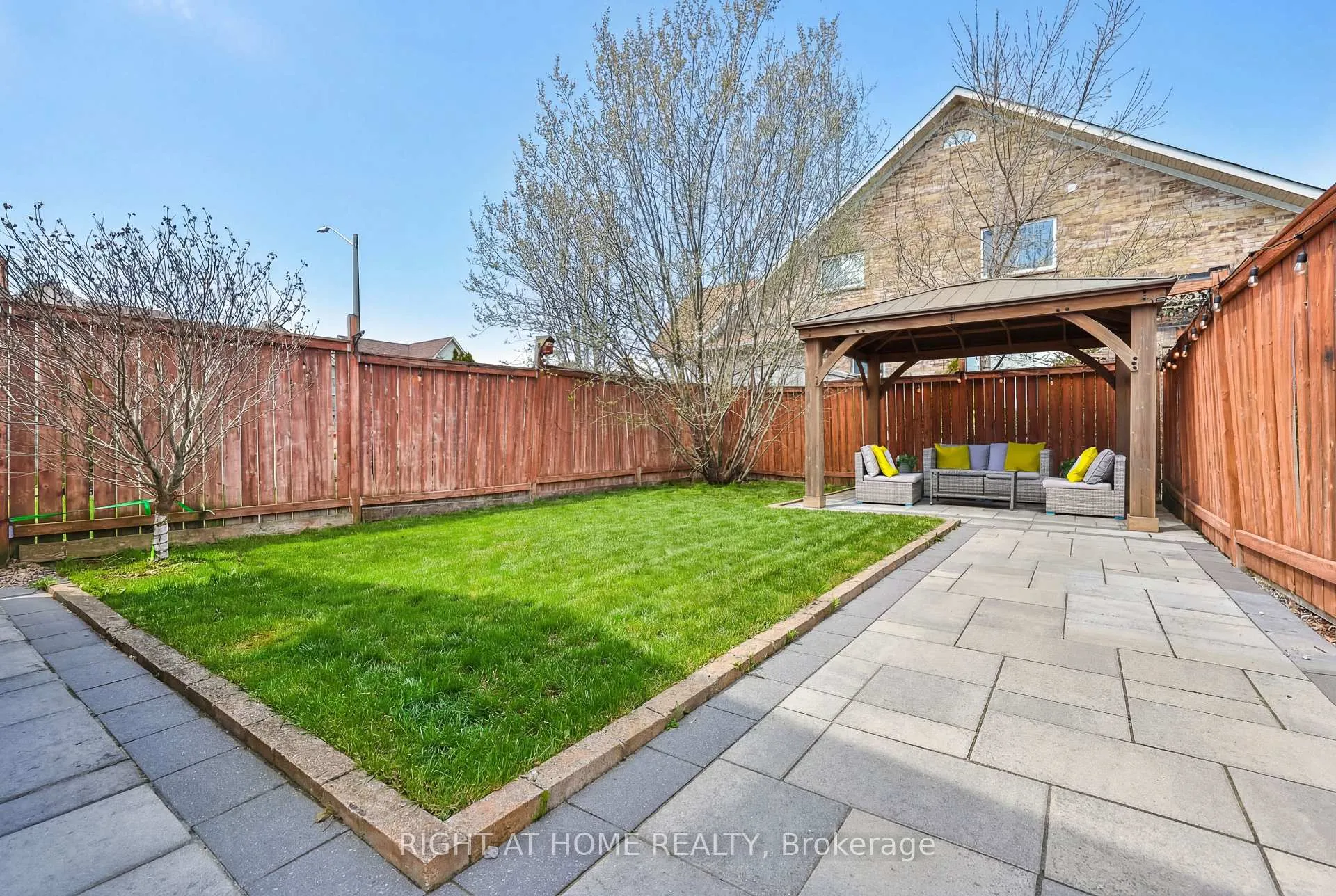 Photo 32 of 490 Flagstone Court, Oshawa, Samac — HOMEH