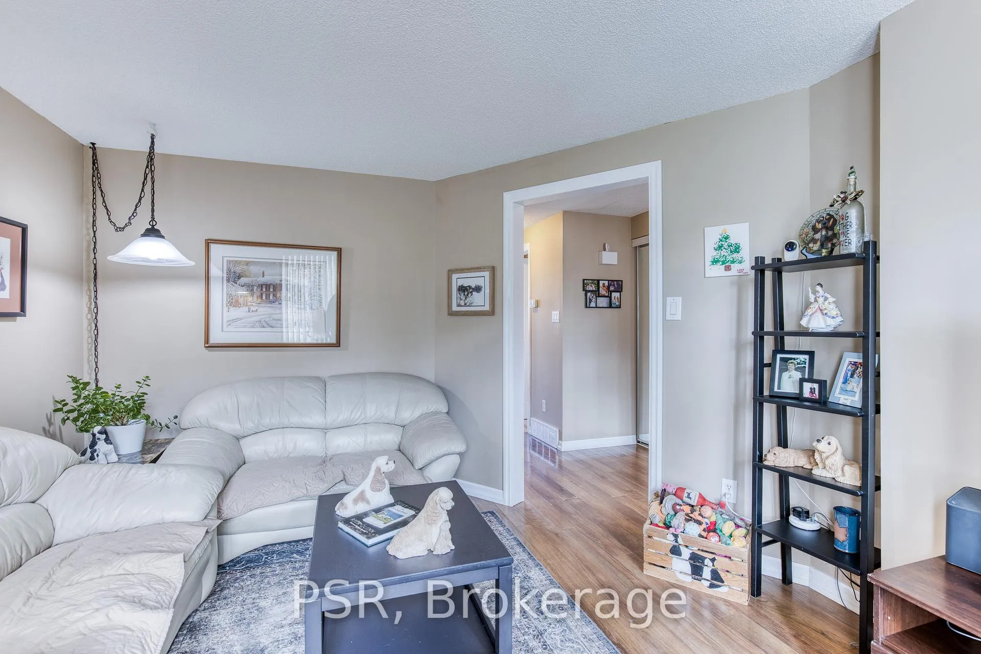 Photo 4 of 36 Benesfort Drive, Kitchener — HOMEH