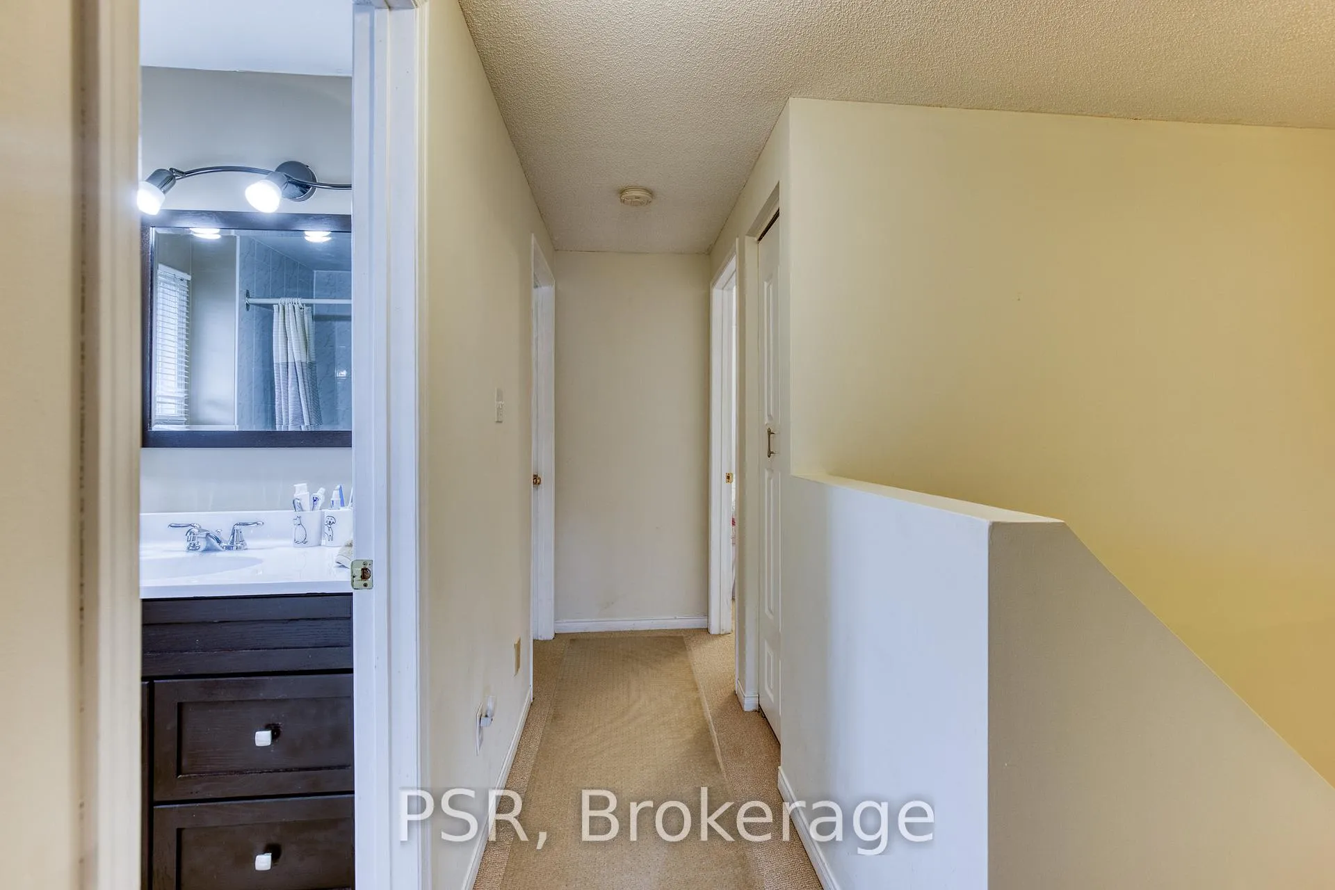 Photo 13 of 36 Benesfort Drive, Kitchener — HOMEH