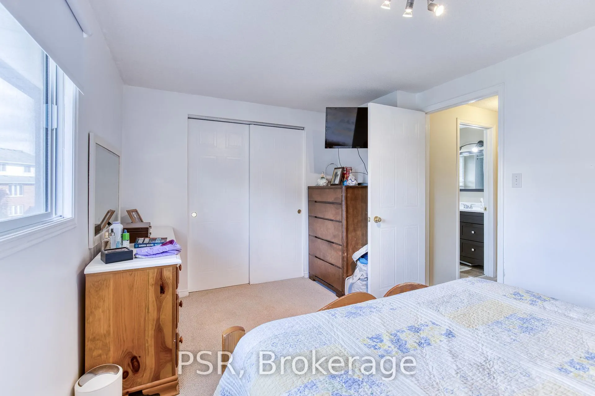 Photo 16 of 36 Benesfort Drive, Kitchener — HOMEH