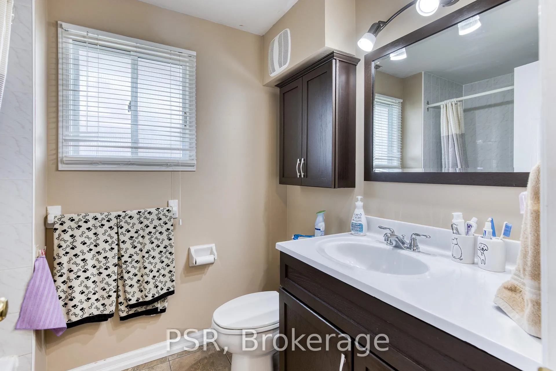 Photo 17 of 36 Benesfort Drive, Kitchener — HOMEH