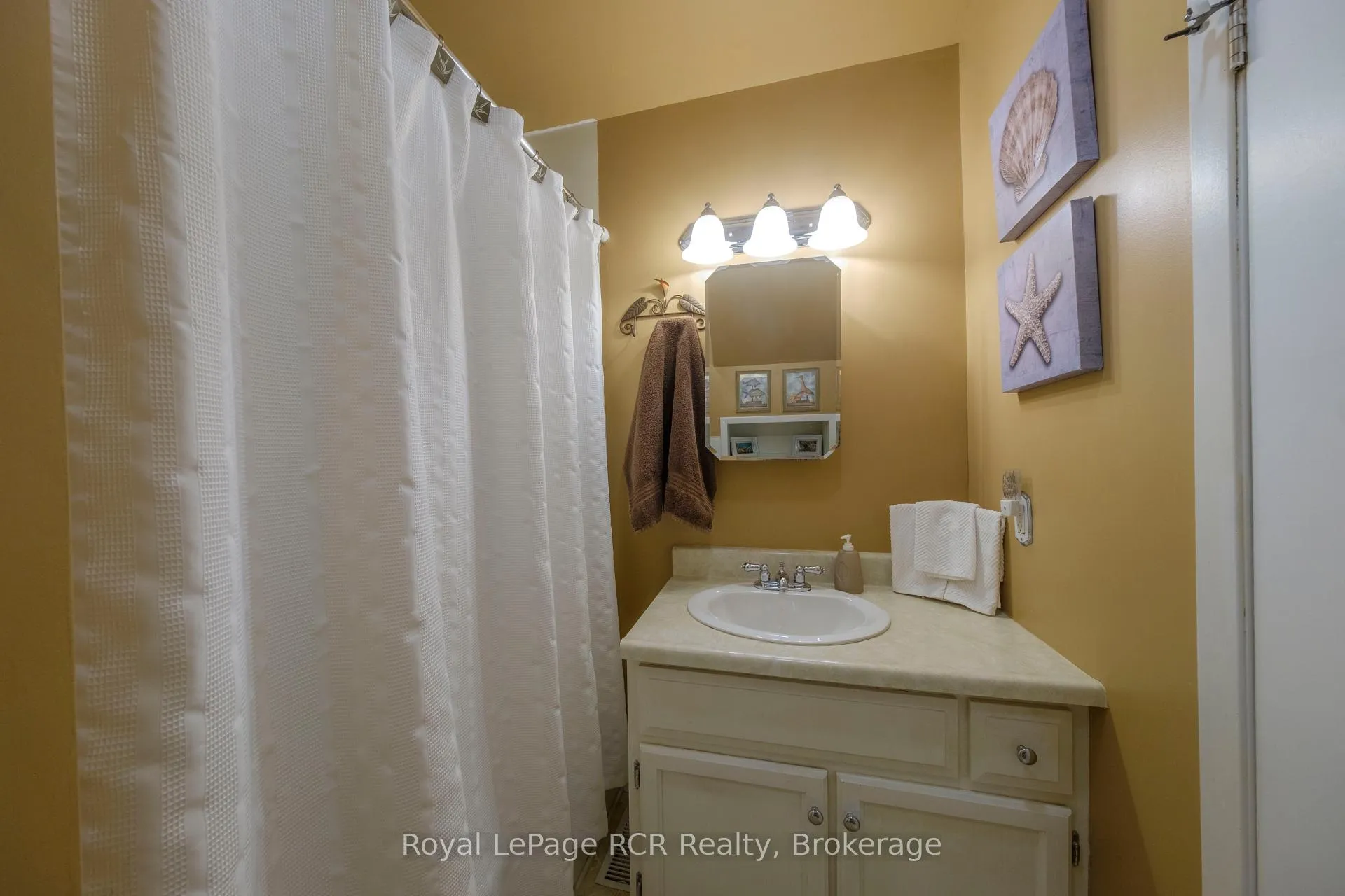 Photo 14 of 1072 Concession 10, Kincardine — HOMEH