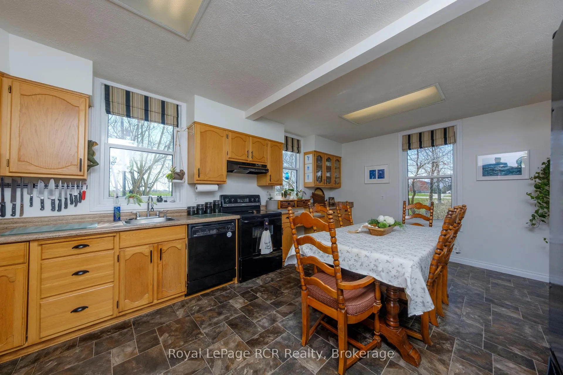 Photo 17 of 1072 Concession 10, Kincardine — HOMEH