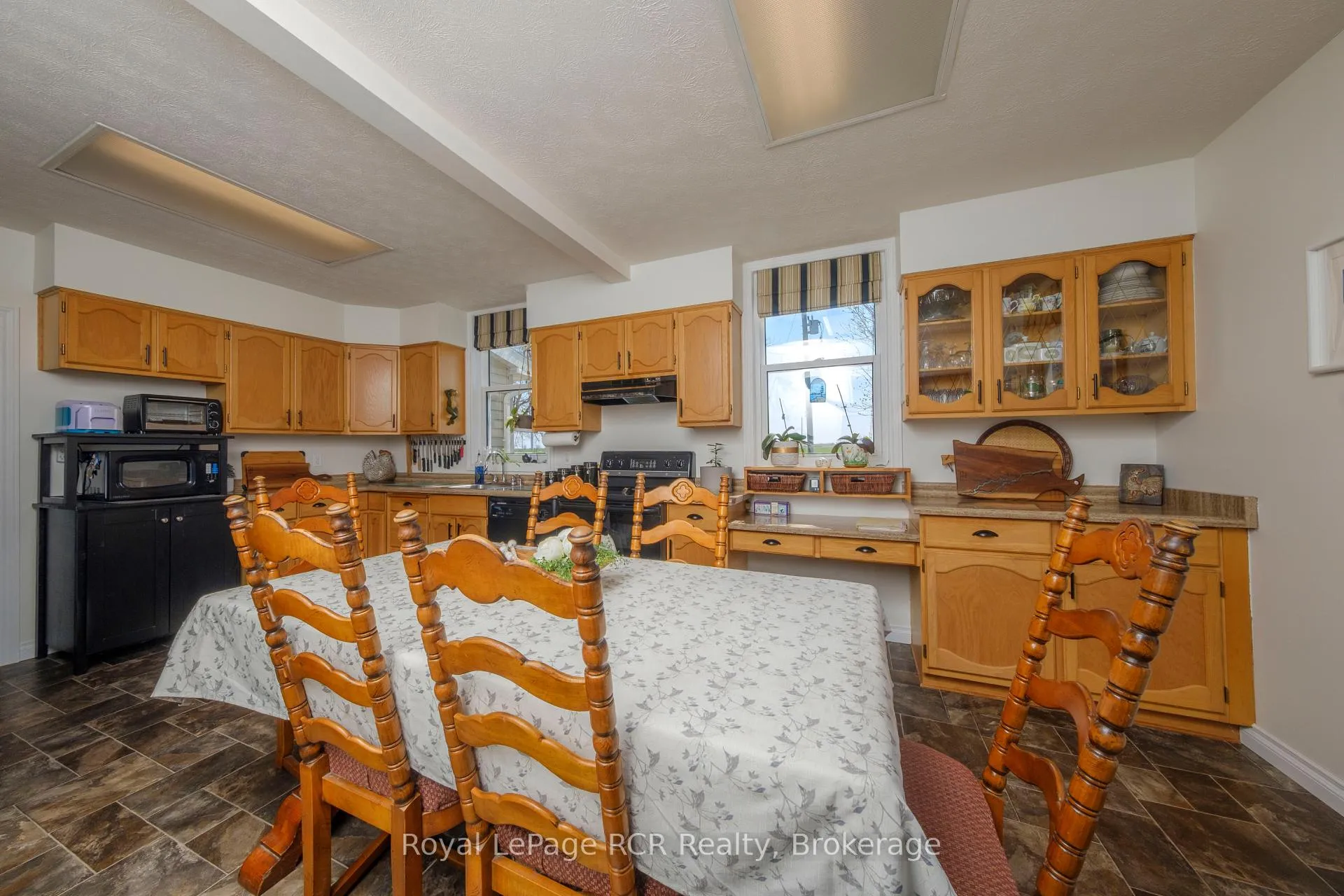 Photo 18 of 1072 Concession 10, Kincardine — HOMEH