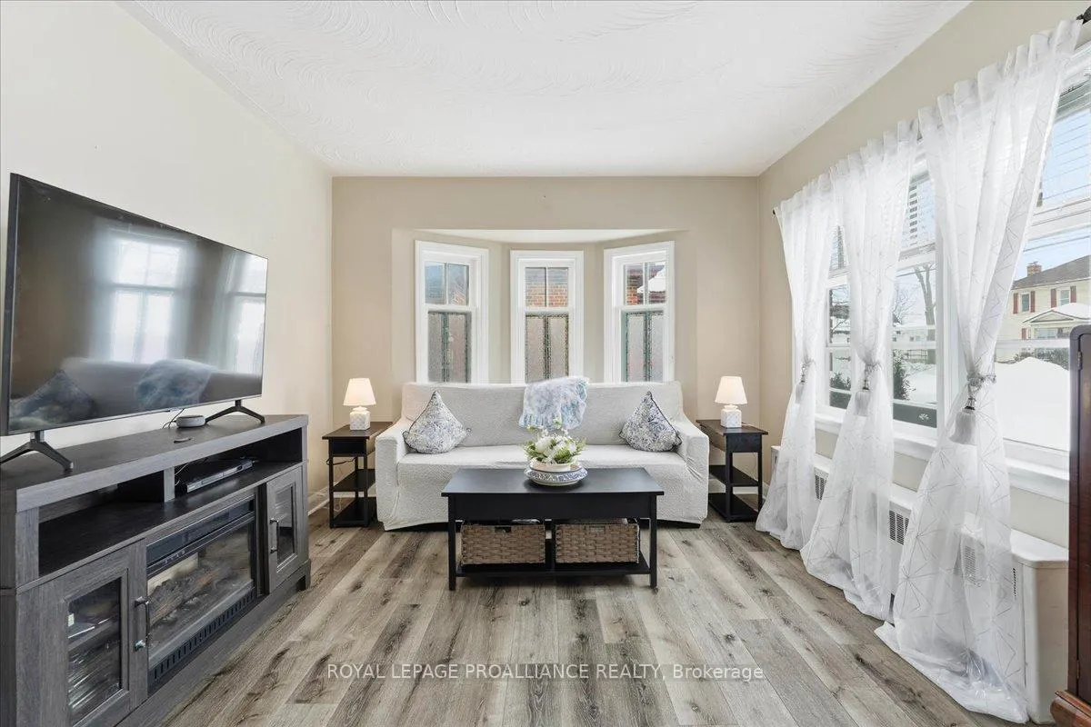 Photo 15 of 322 Dufferin Avenue, Belleville, Belleville Ward — HOMEH