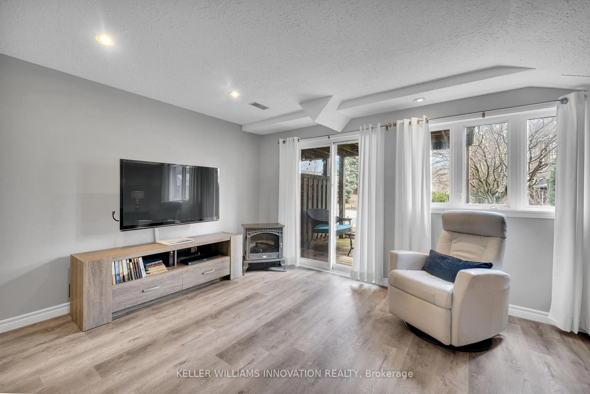 Photo 12 of Unit 55, 42 Green Valley Drive, Kitchener, Pioneer Park — HOMEH