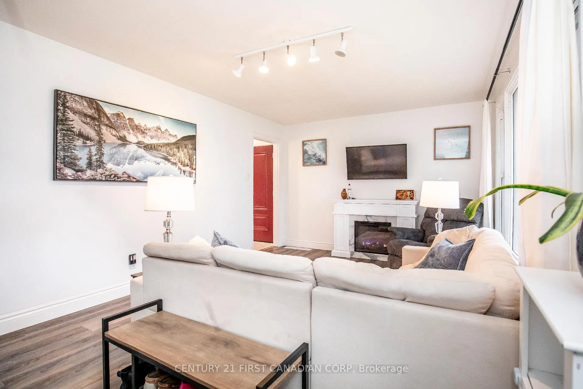 Photo 7 of 232 Queen Street, Strathroy-Caradoc, SE — HOMEH