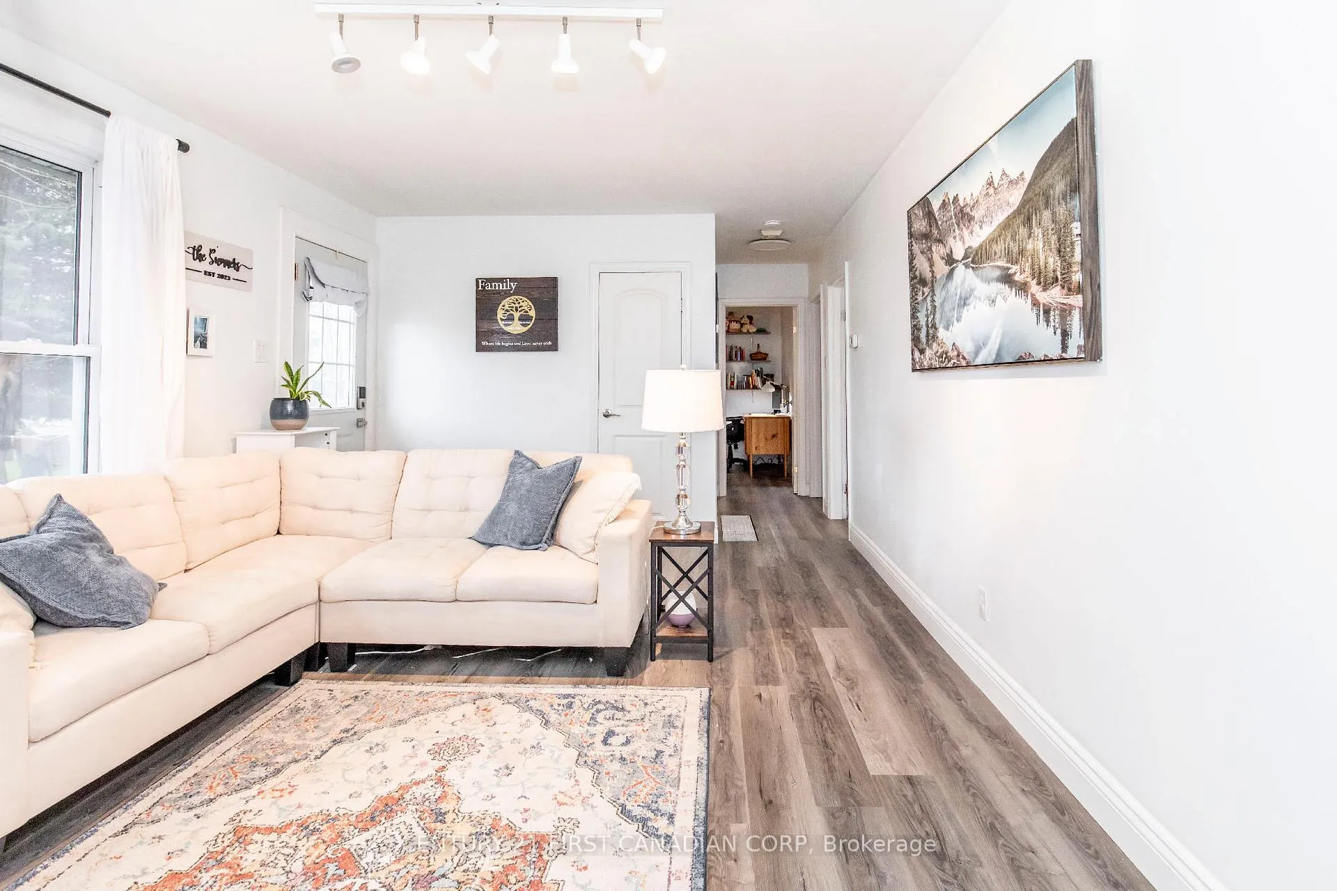 Photo 9 of 232 Queen Street, Strathroy-Caradoc, SE — HOMEH
