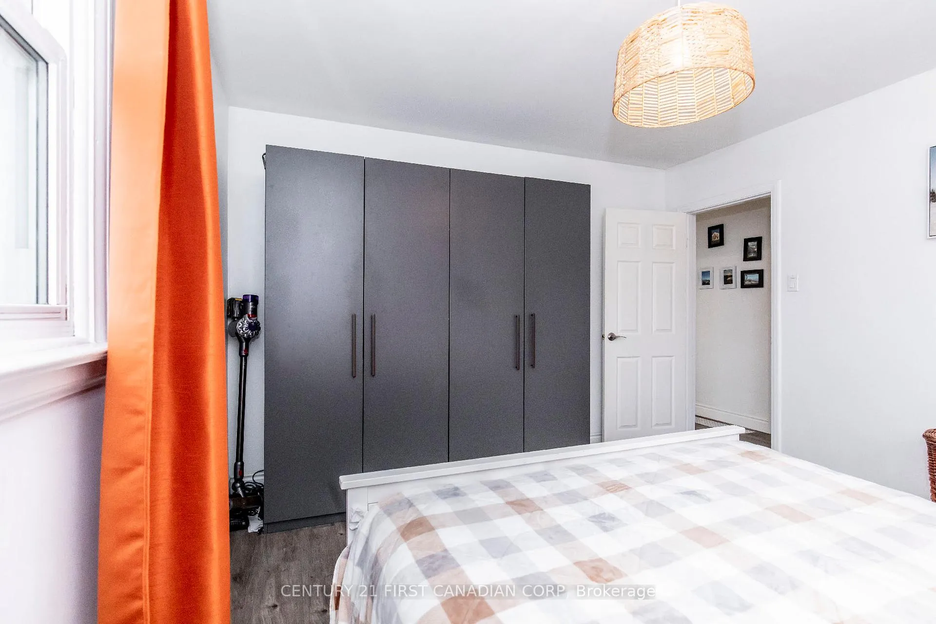 Photo 13 of 232 Queen Street, Strathroy-Caradoc, SE — HOMEH
