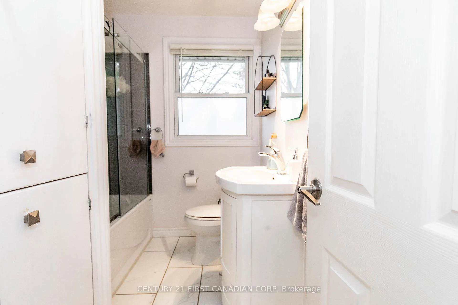 Photo 17 of 232 Queen Street, Strathroy-Caradoc, SE — HOMEH