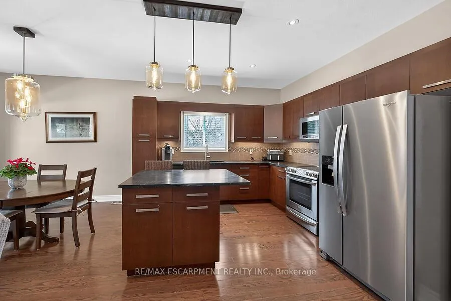 Photo 11 of 19 Lampman Drive, Pelham, Fenwick — HOMEH