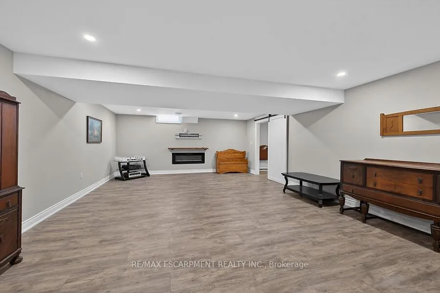 Photo 23 of 19 Lampman Drive, Pelham, Fenwick — HOMEH