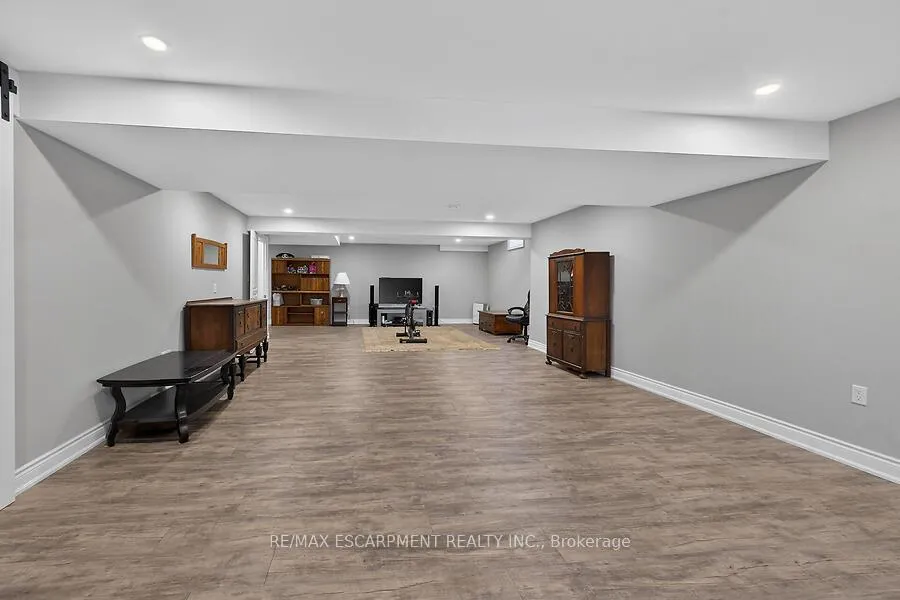 Photo 24 of 19 Lampman Drive, Pelham, Fenwick — HOMEH