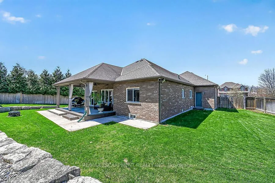 Photo 37 of 19 Lampman Drive, Pelham, Fenwick — HOMEH