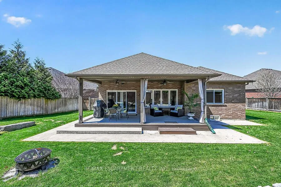 Photo 38 of 19 Lampman Drive, Pelham, Fenwick — HOMEH