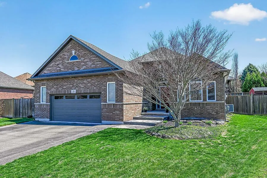 Photo 43 of 19 Lampman Drive, Pelham, Fenwick — HOMEH