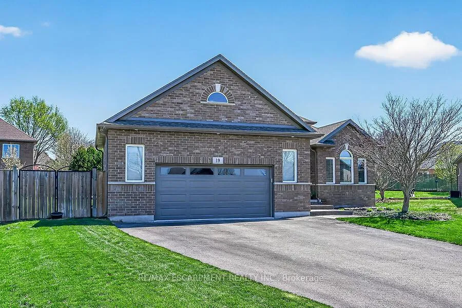 Photo 45 of 19 Lampman Drive, Pelham, Fenwick — HOMEH