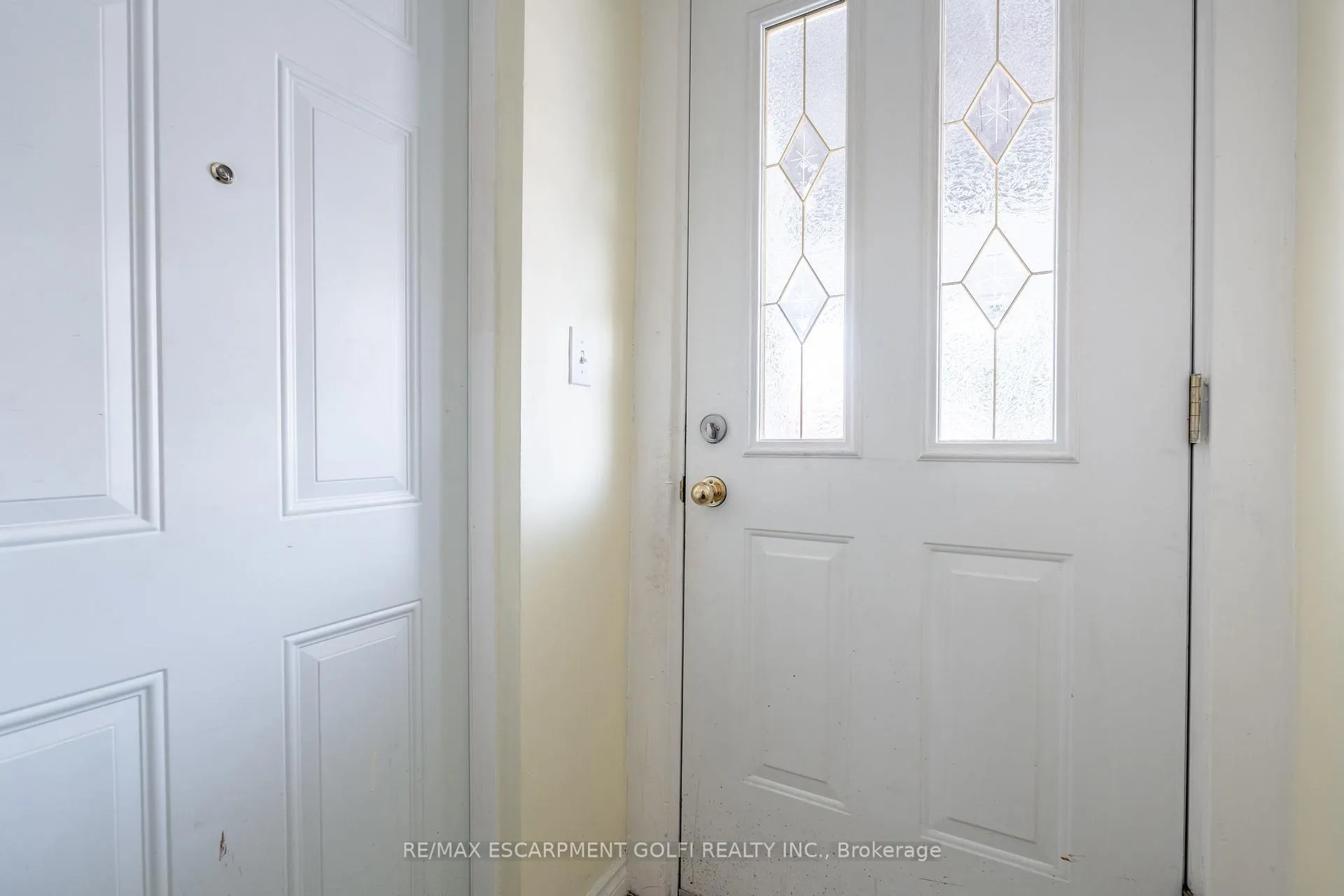 Photo 5 of 26 Huron Street, Hamilton, Gibson — HOMEH