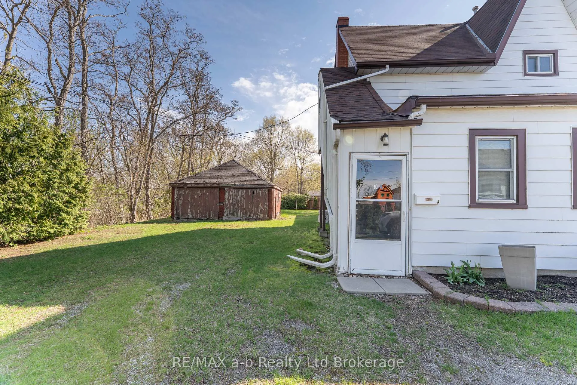 Photo 2 of Unit Unit A, 10 Mckenzie Street, Tillsonburg — HOMEH