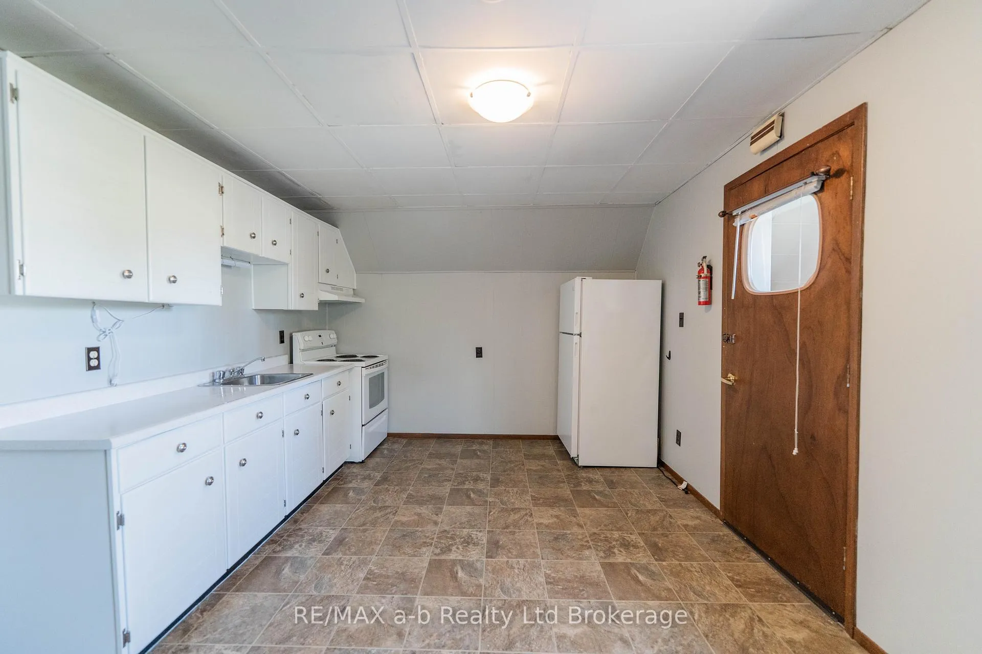 Photo 4 of Unit Unit A, 10 Mckenzie Street, Tillsonburg — HOMEH