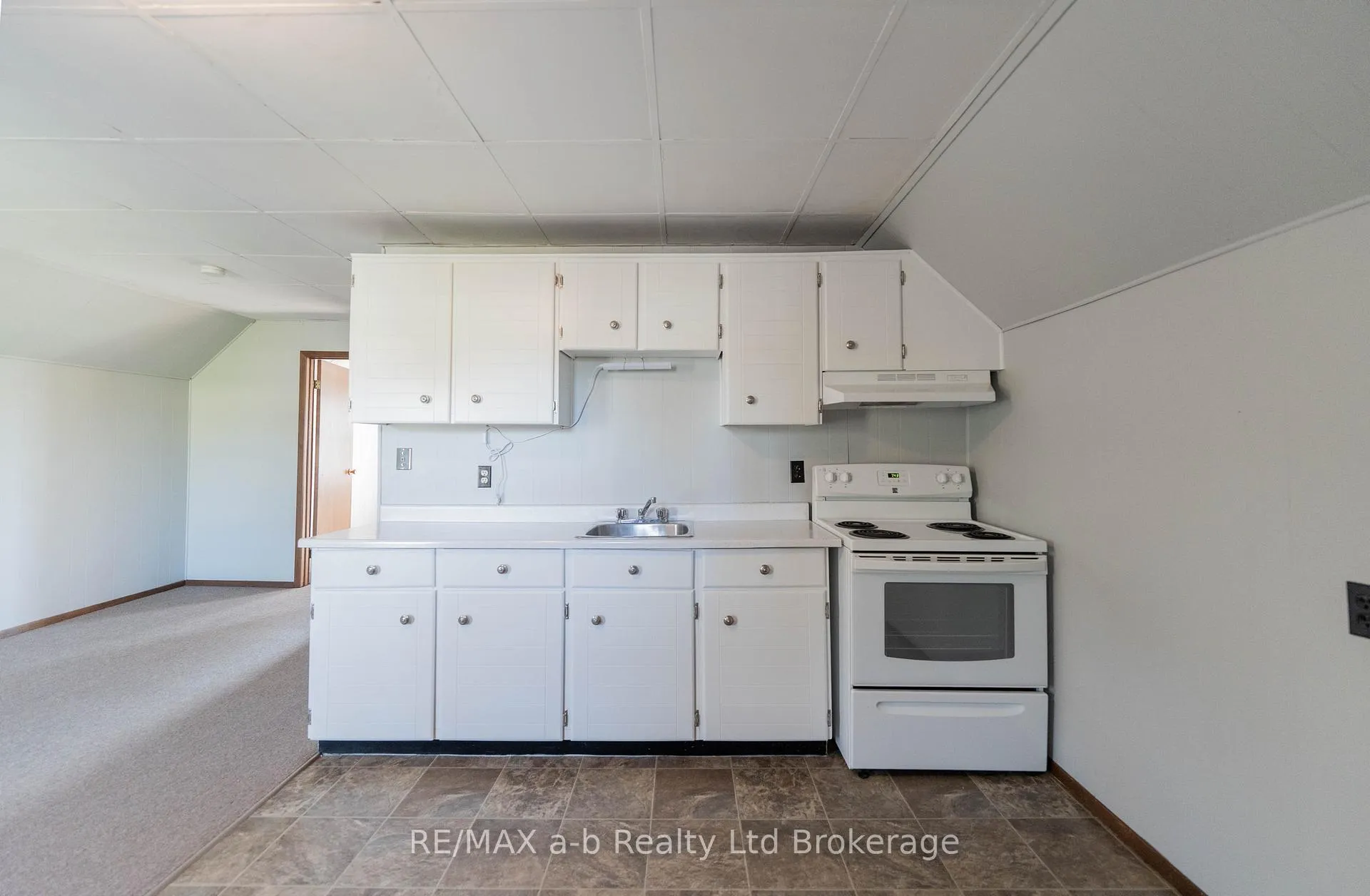 Photo 6 of Unit Unit A, 10 Mckenzie Street, Tillsonburg — HOMEH