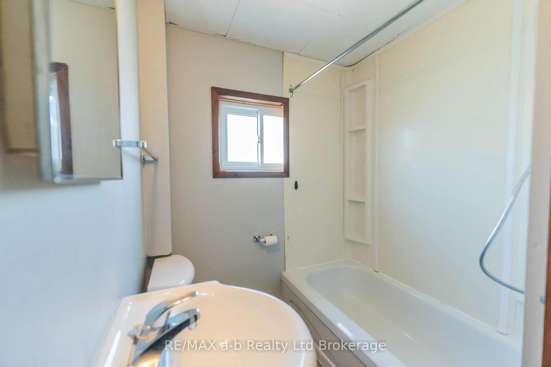 Photo 14 of Unit Unit A, 10 Mckenzie Street, Tillsonburg — HOMEH