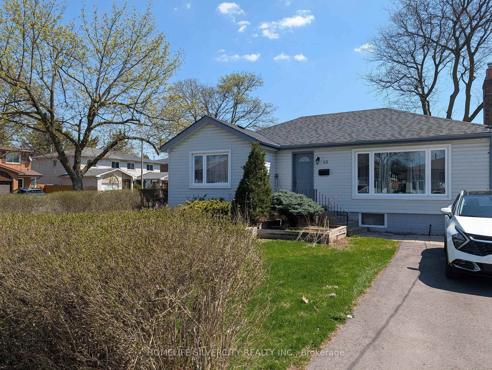 Photo 2 of 65 English Street, Brampton, Brampton West — HOMEH