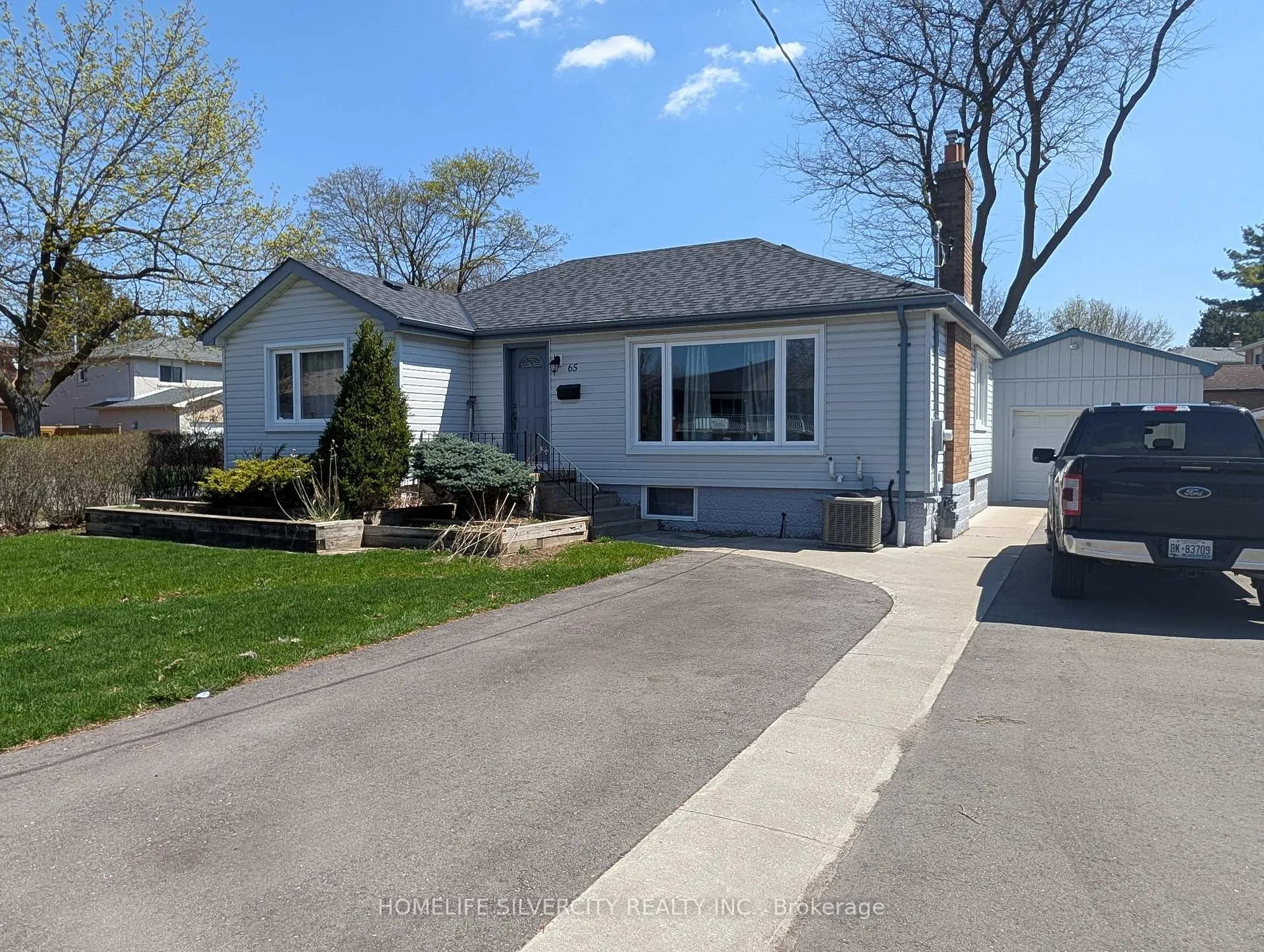 Photo 4 of 65 English Street, Brampton, Brampton West — HOMEH