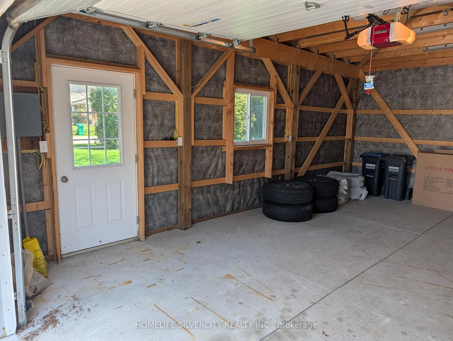 Photo 9 of 65 English Street, Brampton, Brampton West — HOMEH