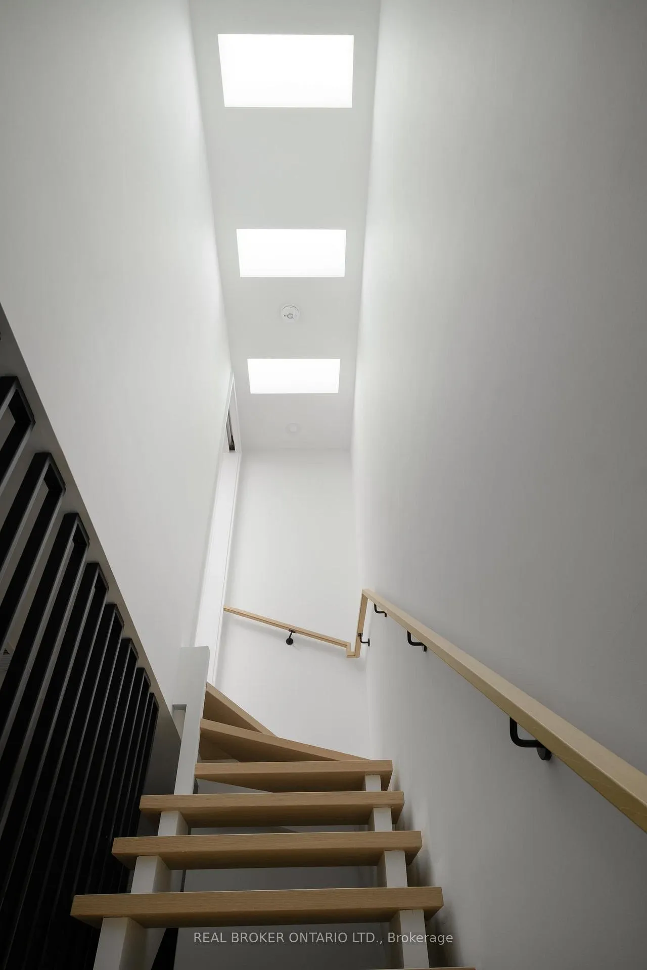 Photo 26 of Unit B, 36 Arundel Avenue, Toronto, Playter Estates-Danforth — HOMEH