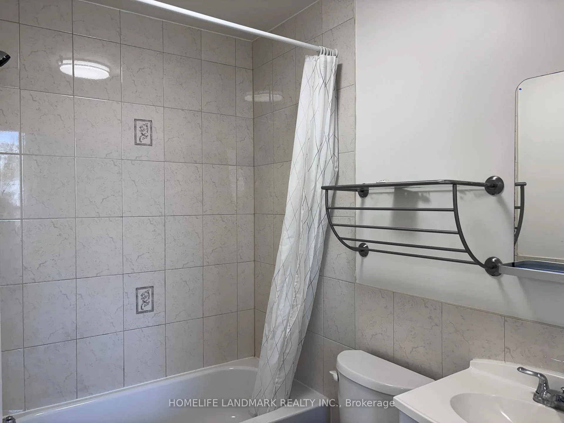 Photo 3 of Unit 201, 440 Spadina Avenue, Toronto, Kensington-Chinatown — HOMEH