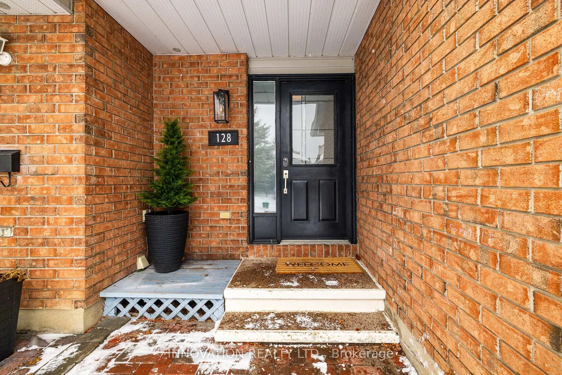 Photo 3 of 128 Pickwick Drive, Ottawa, Barrhaven - Cedargrove/Fraserdale — HOMEH