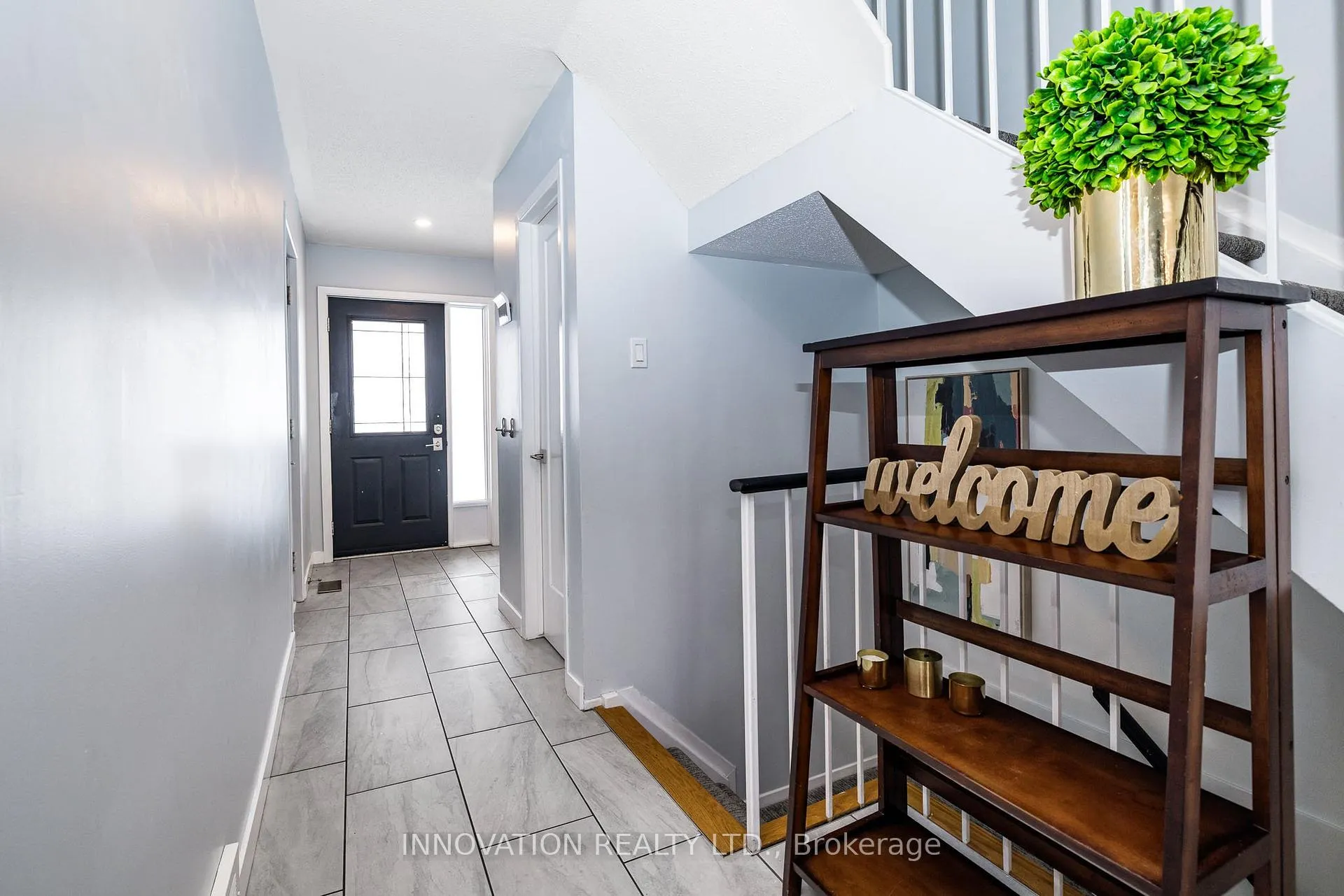 Photo 4 of 128 Pickwick Drive, Ottawa, Barrhaven - Cedargrove/Fraserdale — HOMEH