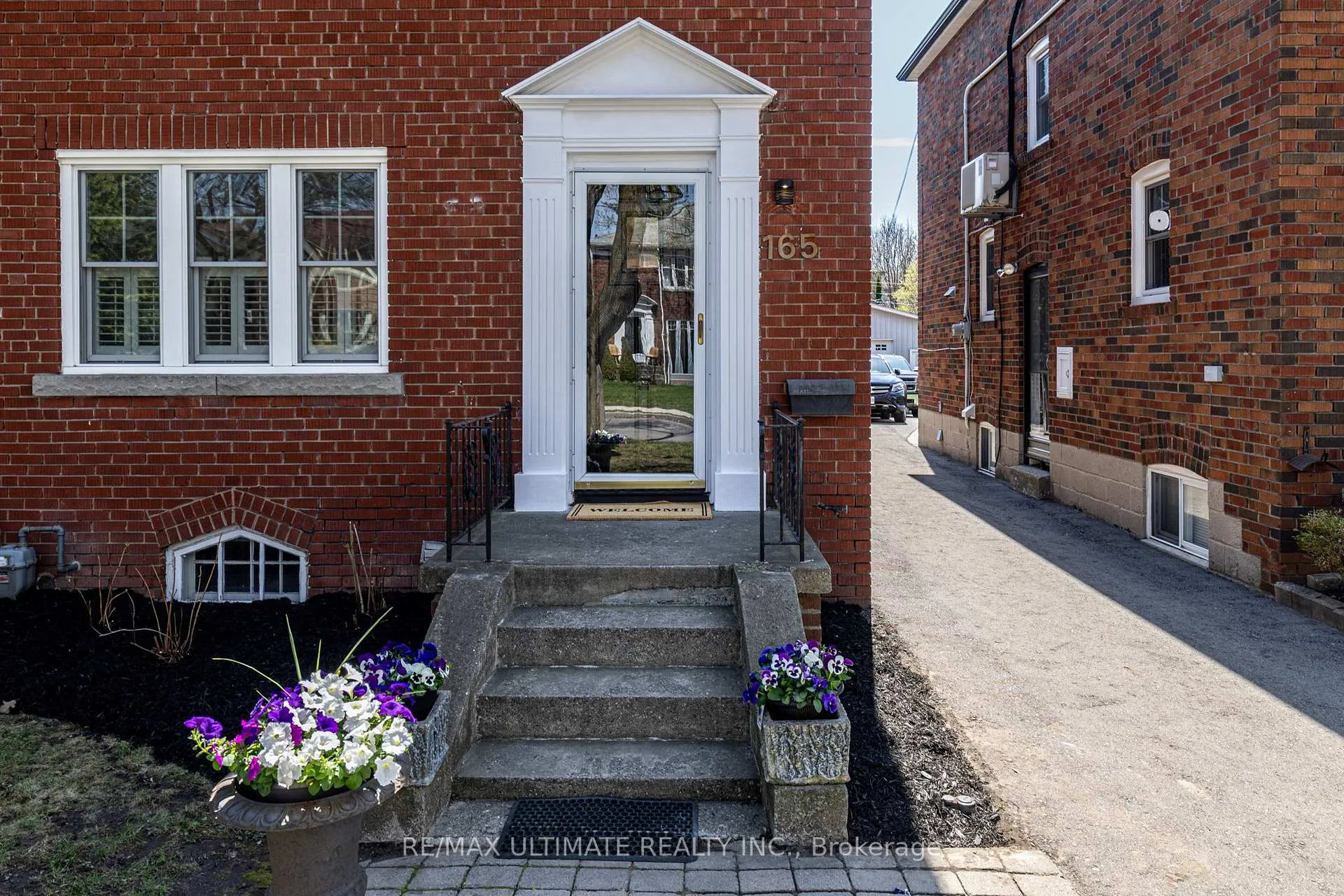 Photo 3 of 165 Divadale Drive, Toronto, Leaside — HOMEH