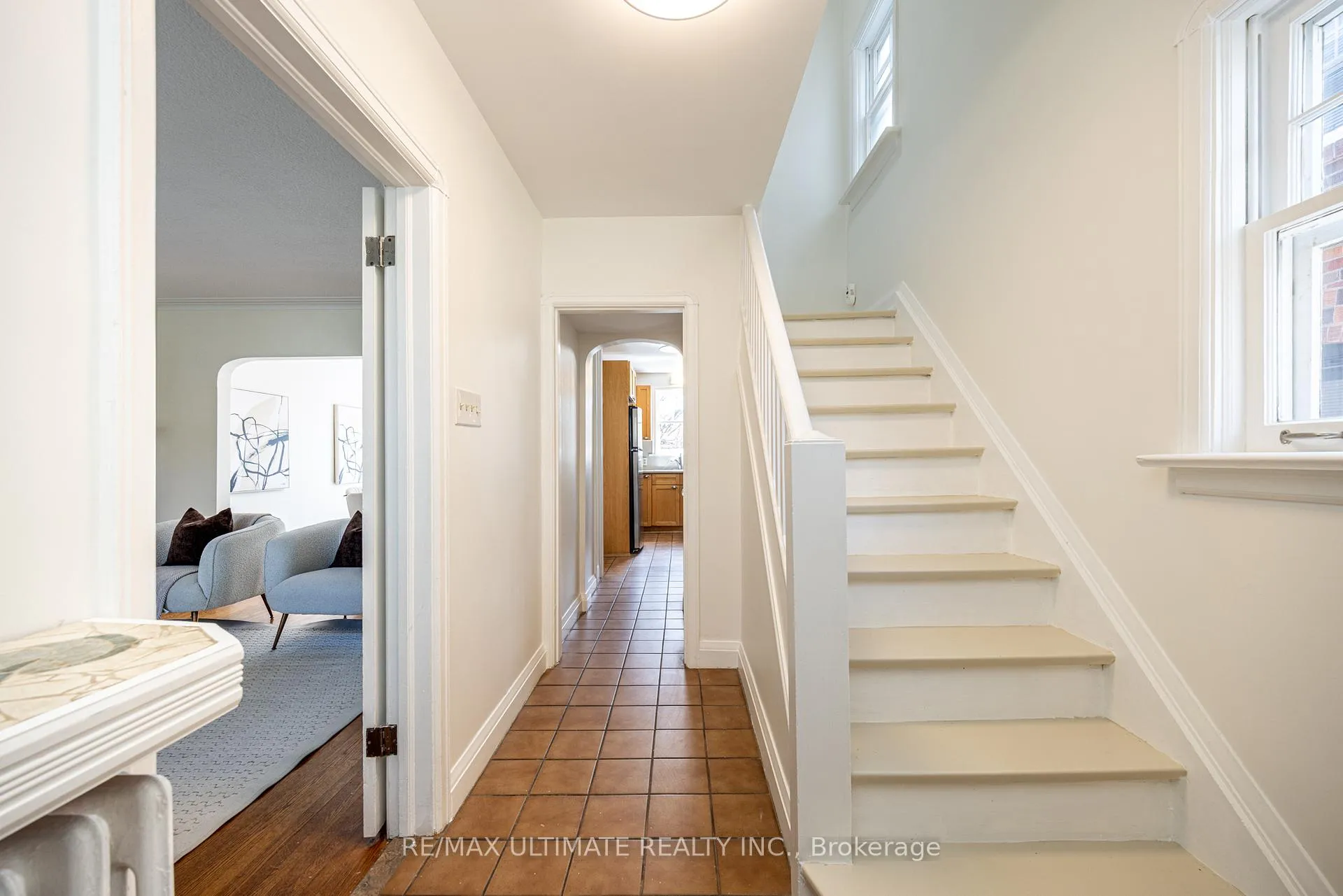 Photo 4 of 165 Divadale Drive, Toronto, Leaside — HOMEH