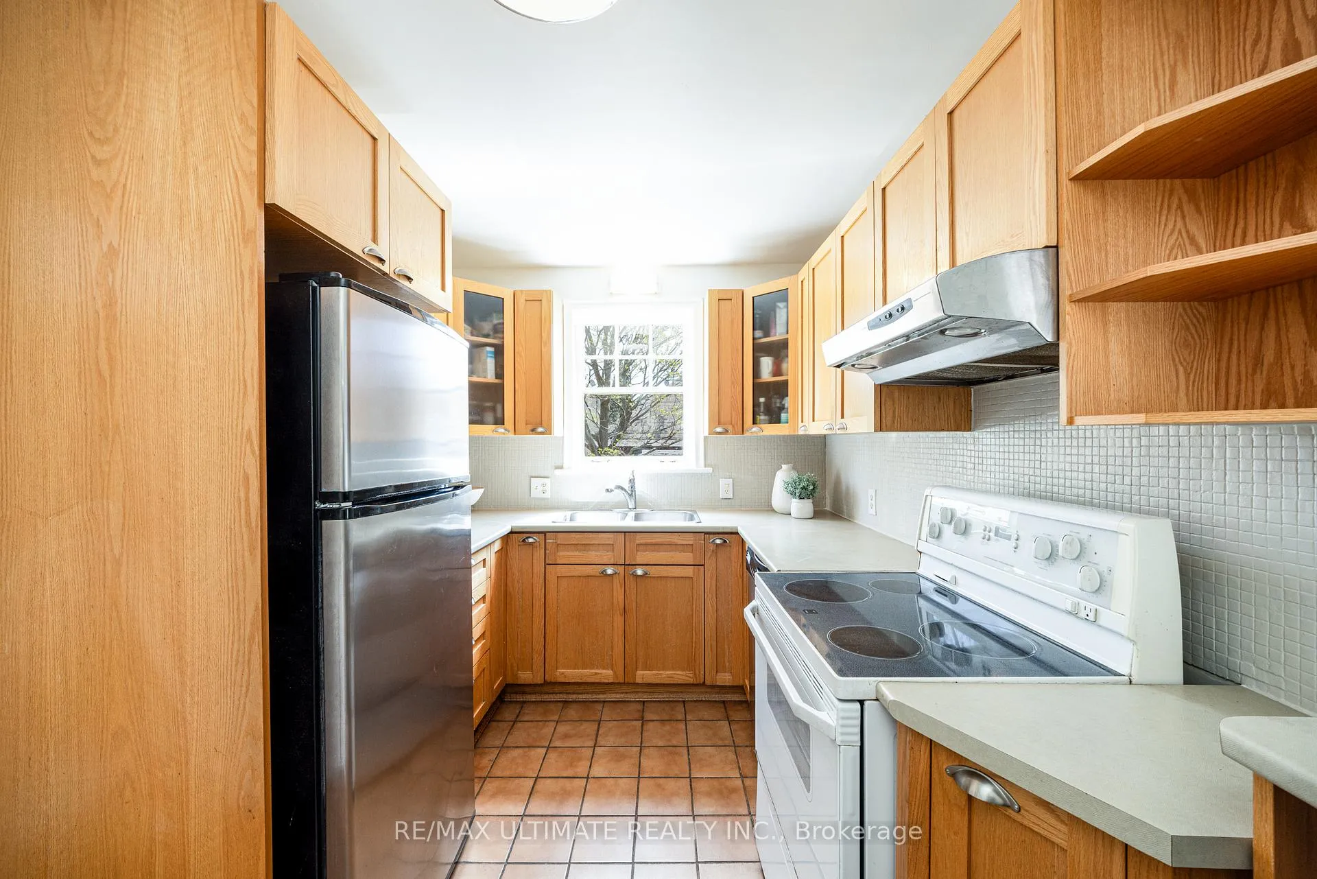 Photo 23 of 165 Divadale Drive, Toronto, Leaside — HOMEH