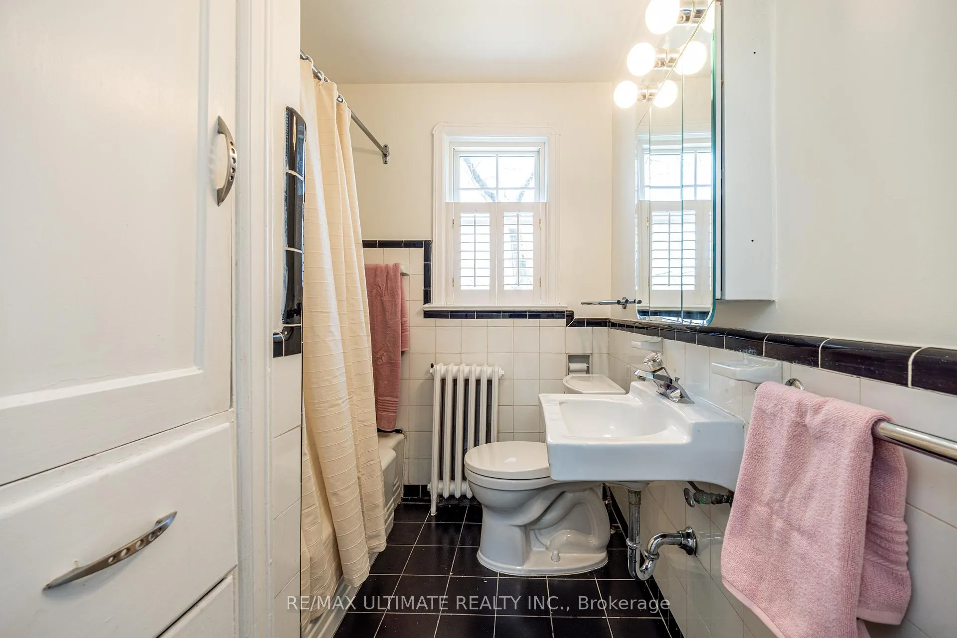 Photo 35 of 165 Divadale Drive, Toronto, Leaside — HOMEH
