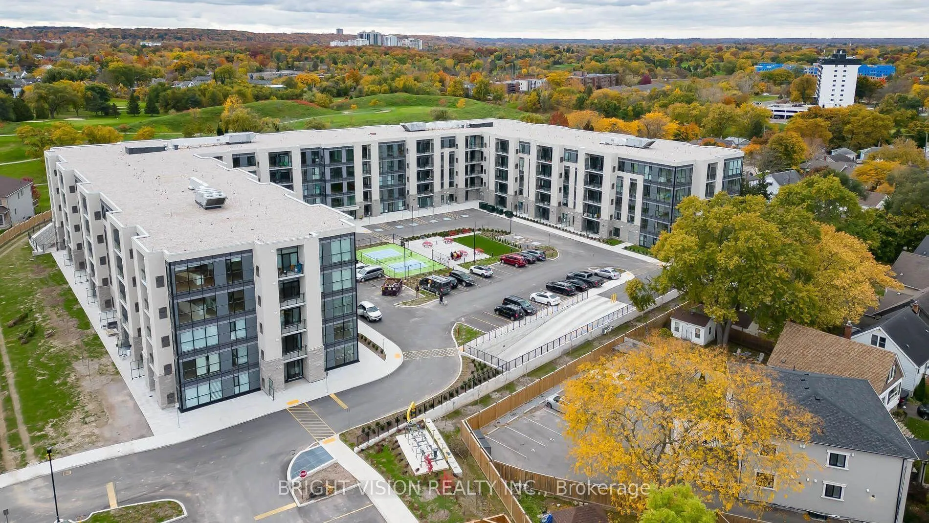 Photo 2 of Unit 127, 50 Herrick Avenue, St. Catharines, Oakdale — HOMEH