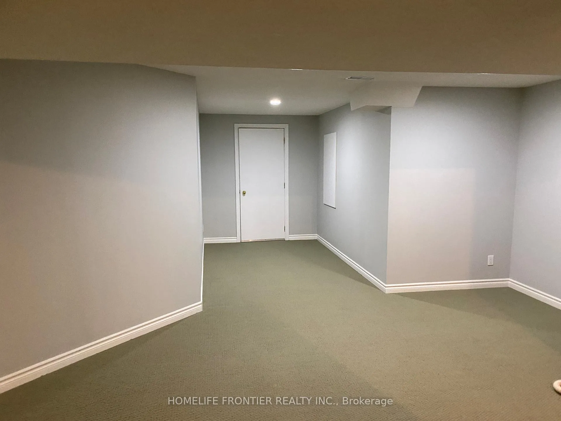 Photo 3 of 87 Estate Garden Drive, Richmond Hill, Oak Ridges — HOMEH