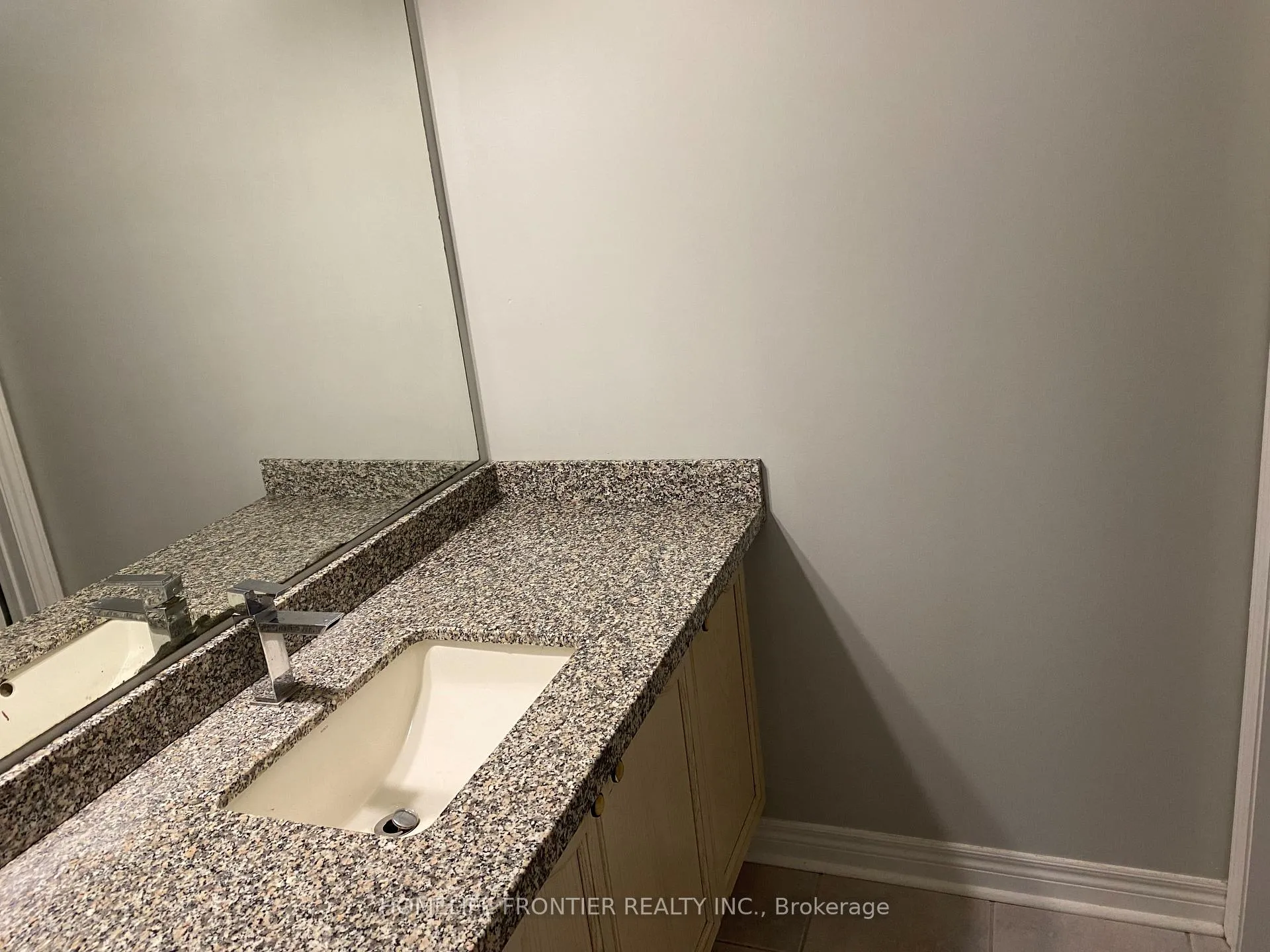 Photo 11 of 87 Estate Garden Drive, Richmond Hill, Oak Ridges — HOMEH