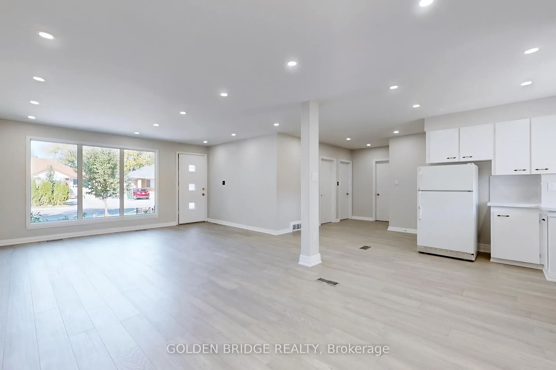 Photo 6 of 438 Centre Street E, Richmond Hill, Crosby — HOMEH