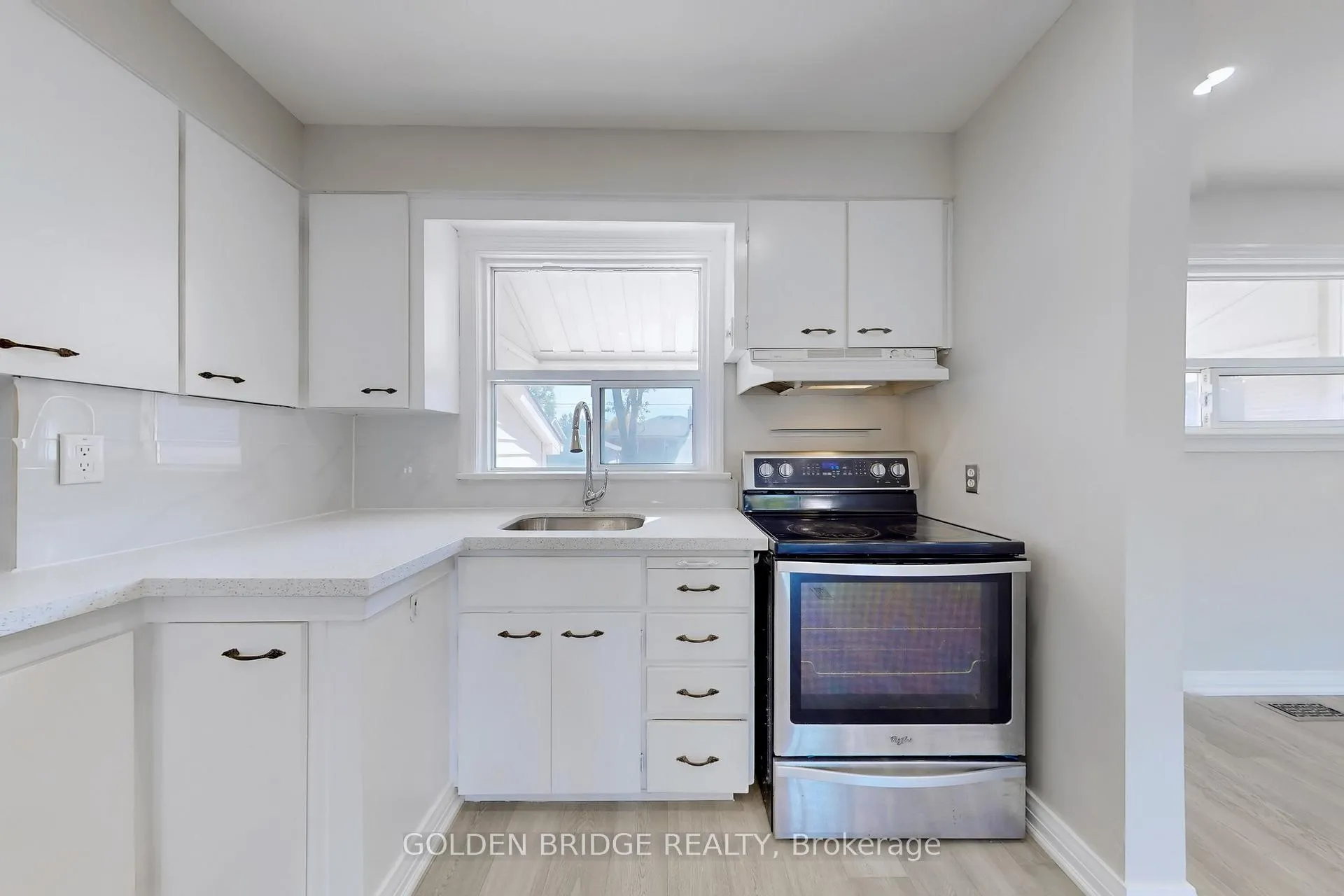 Photo 7 of 438 Centre Street E, Richmond Hill, Crosby — HOMEH