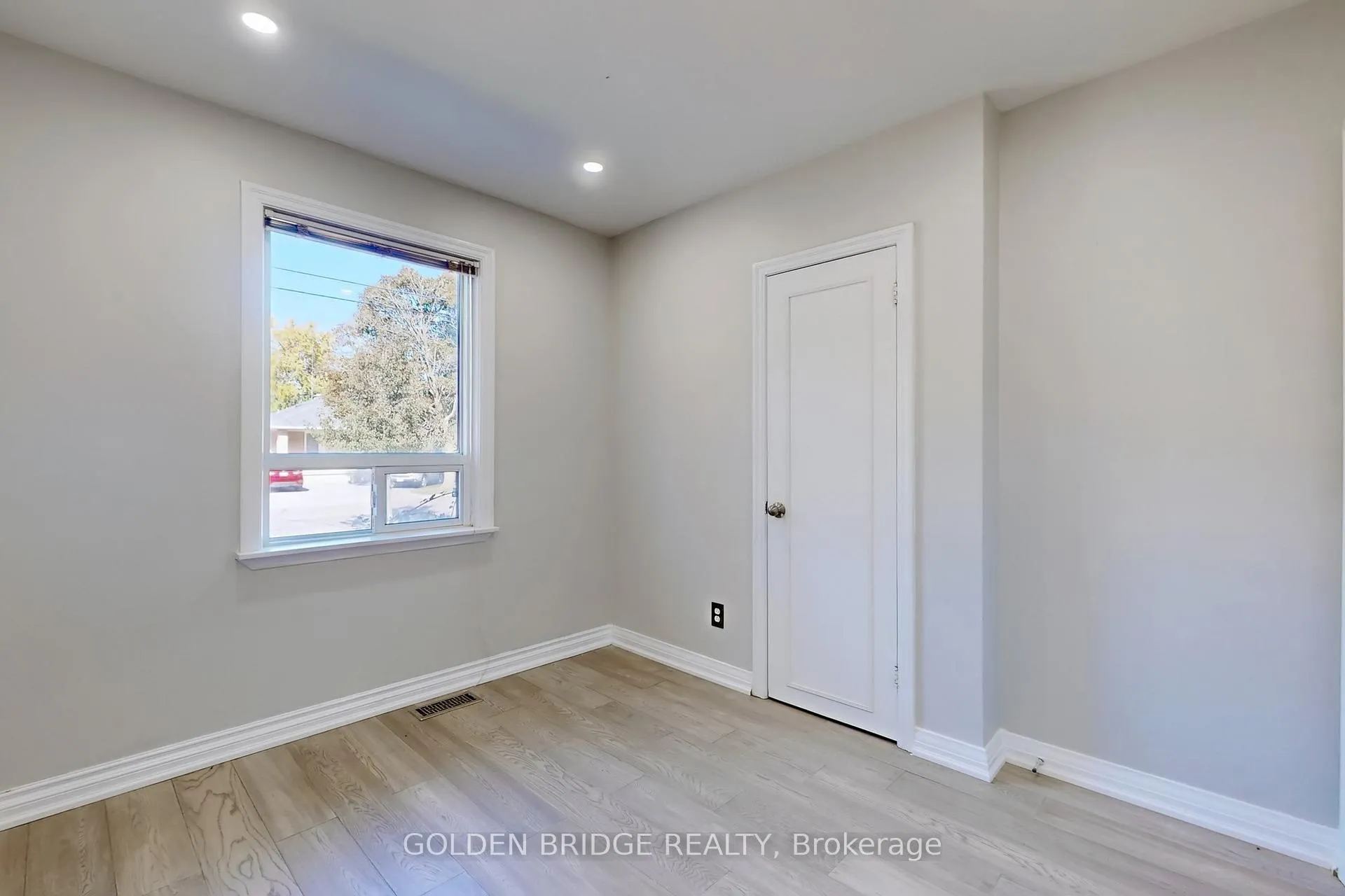 Photo 12 of 438 Centre Street E, Richmond Hill, Crosby — HOMEH