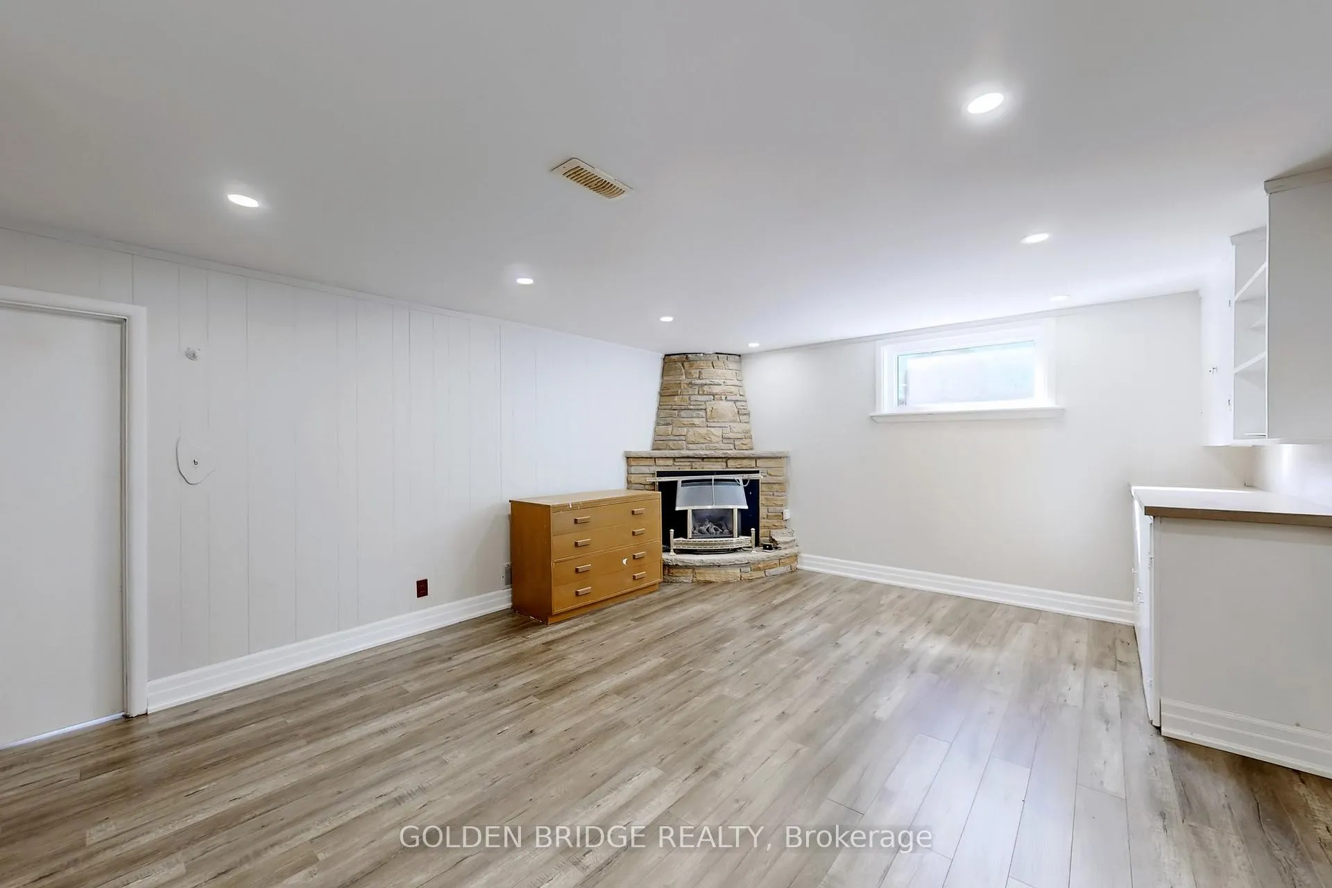 Photo 21 of 438 Centre Street E, Richmond Hill, Crosby — HOMEH