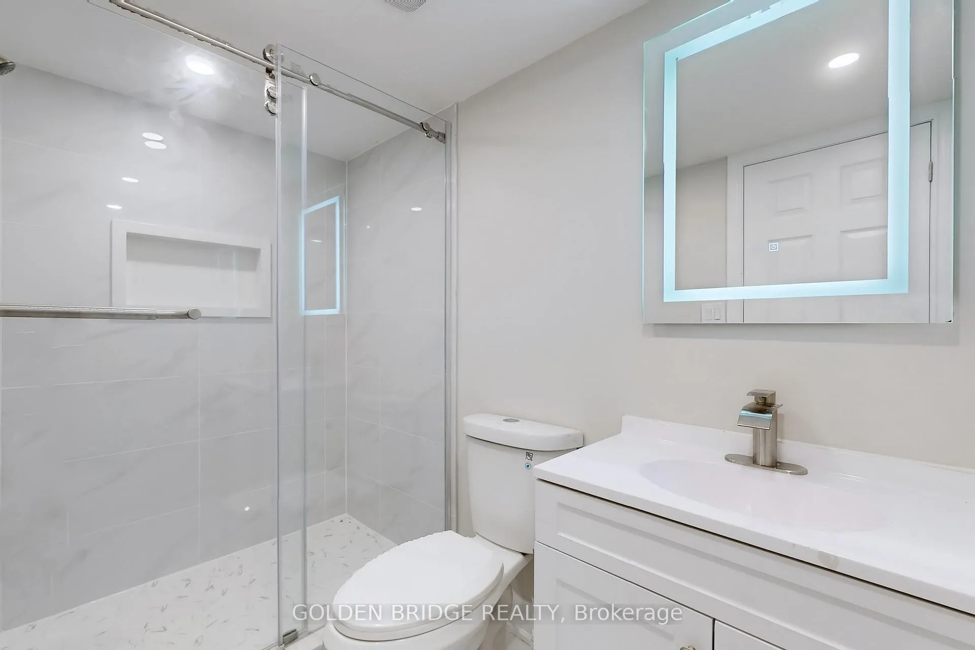 Photo 23 of 438 Centre Street E, Richmond Hill, Crosby — HOMEH