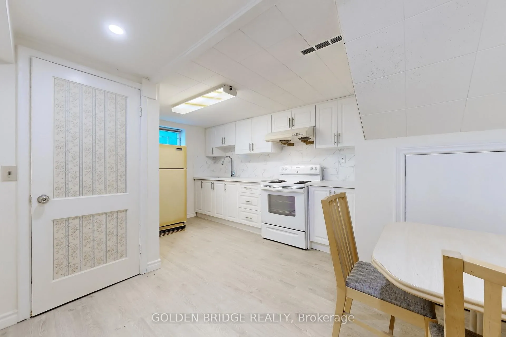Photo 24 of 438 Centre Street E, Richmond Hill, Crosby — HOMEH